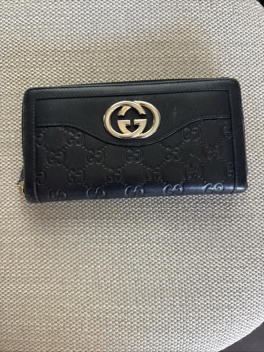 Gucci Black Leather GG Zip-Around Wallet with Gold Double G